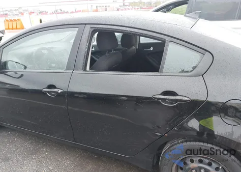 2017 Kia Forte Lx z USA, uszkodzony, nr VIN 3KPFK4A75HE122430